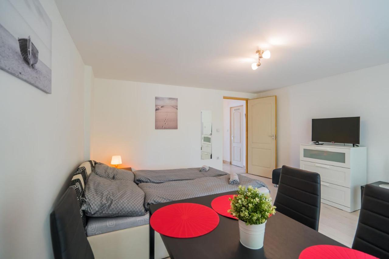 Zigzag Apartman Siofok Bagian luar foto